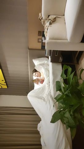 欧阳专攻良家很有韵味高冷美少妇，舔逼舔的少妇受不了好想要，抬腿侧入边操边揉奶子，半天搞不出少妇生气了